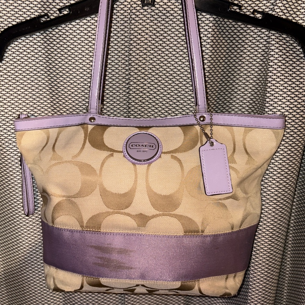 <3SOLD<3